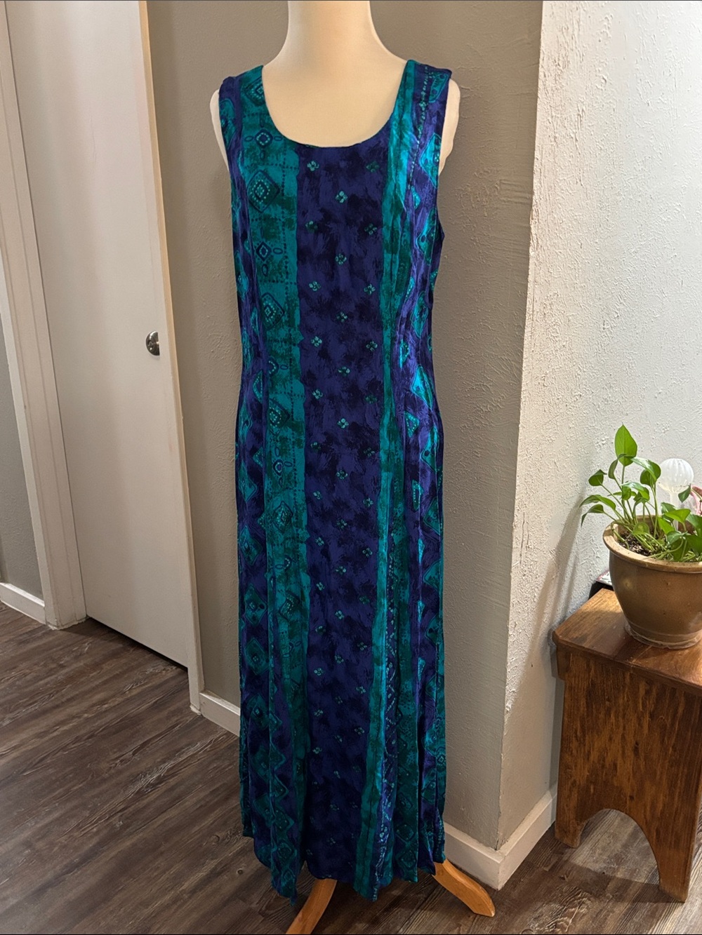 Sleeveless Maxi Dress in Blue & Teal